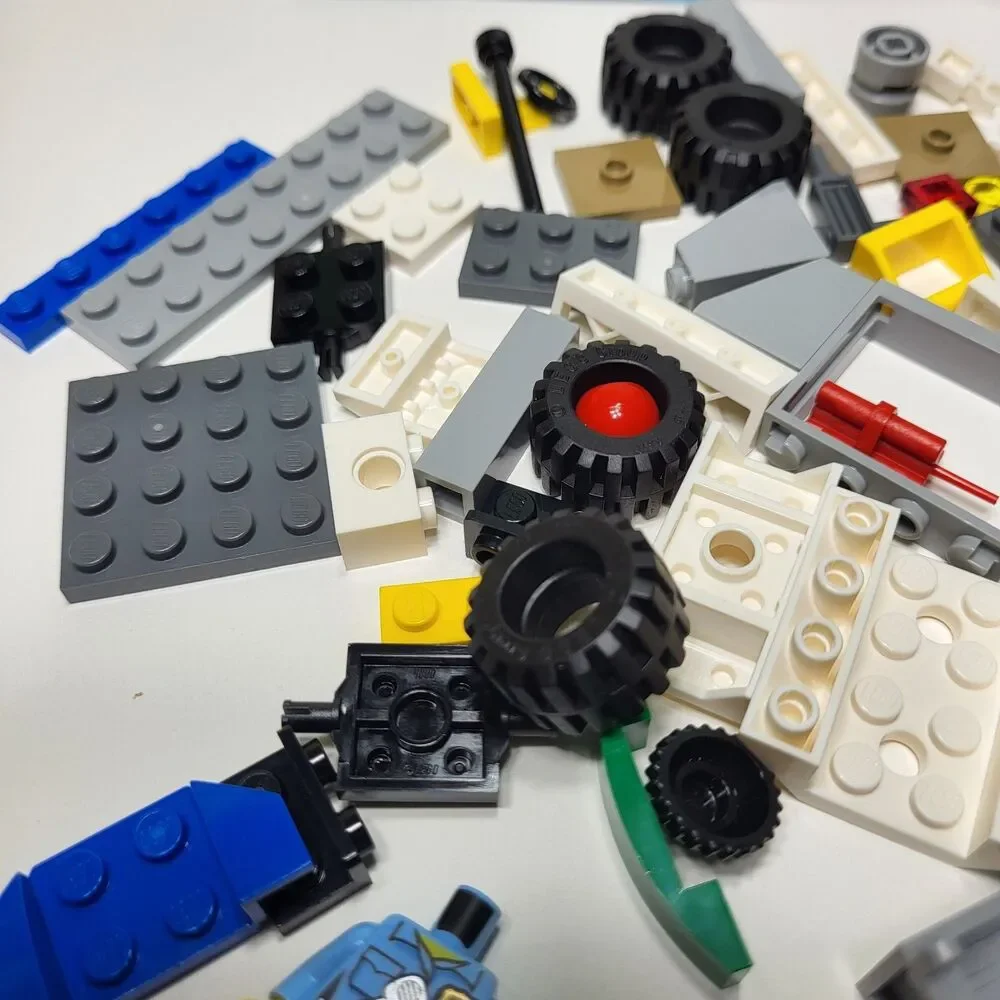 LEGO CITY: Police Starter Set 60136 Incomplete 2 Sets